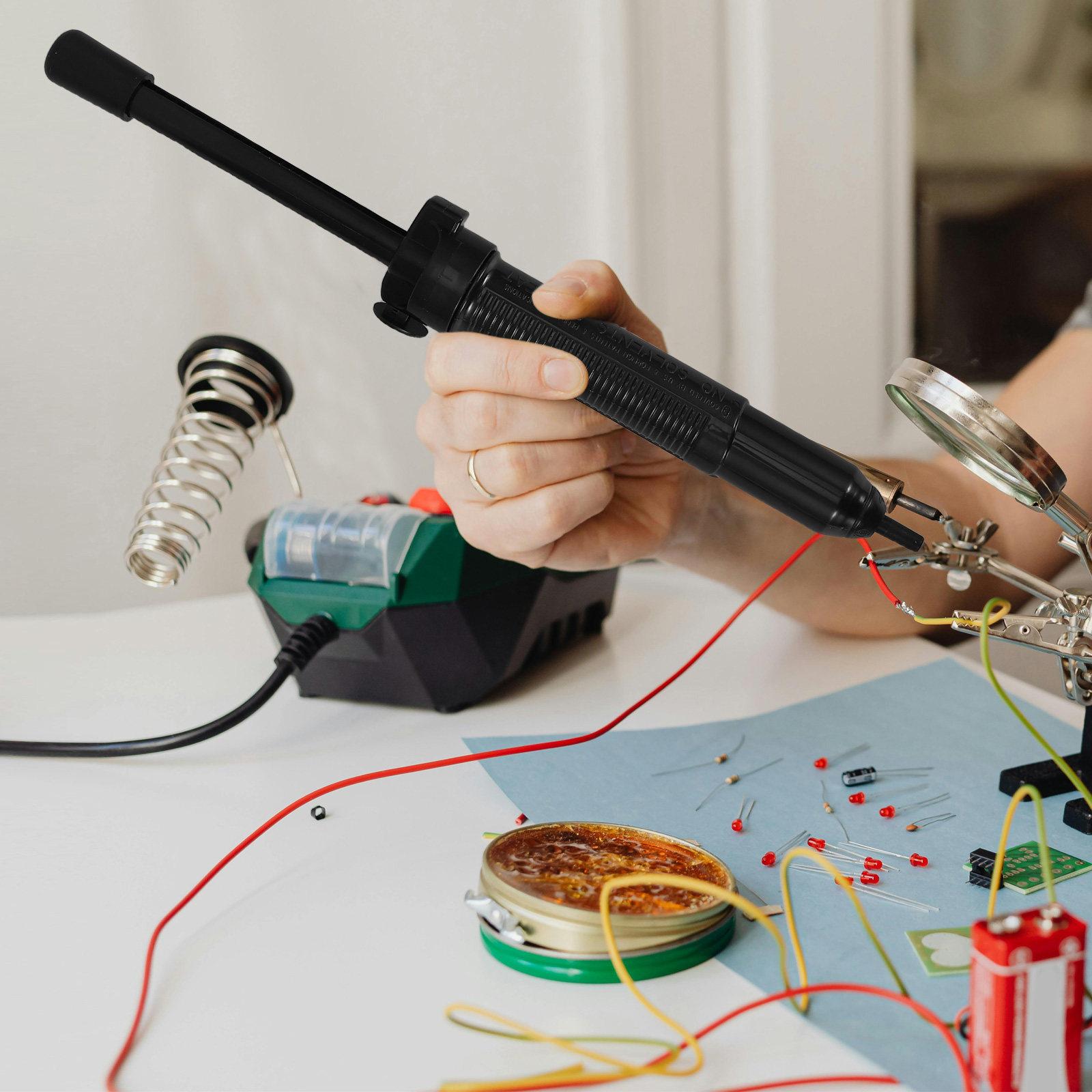 Black Handheld Manual Desolder - Diy Electronics Tools review and price
